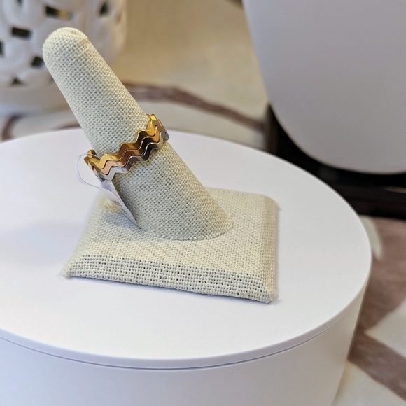 Tri-Color Gold Plated ZigZag Rings (Set of 3) - Picture 4 of 4